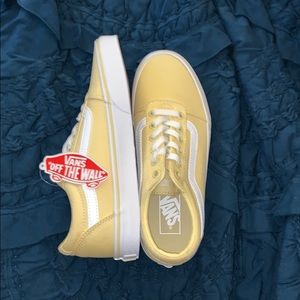 BRAND NEW Vans Sneakers
